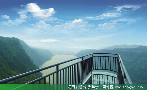高空玻璃栈道.jpg