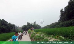 <b>泸州农民水稻灭虫用上无人机 工作效率高</b>