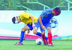 <b>四川首支正式盲人足球队亮相</b>