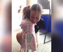 <b>无臂女子开飞机弹钢琴样样行 创举鼓励世人</b>