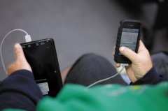 <b>民航局：严禁带违规充电宝和锂电池登机</b>