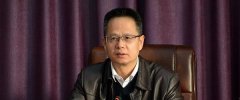 <b>湖南富商举报县长调查：掮客收25万 县长4次批示</b>