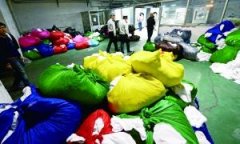 <b>记者暗访洗涤业黑幕 脏作坊漂洗五星酒店床单</b>