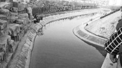 <b>河南两人见义勇为救落水娃 抚恤金相差53万</b>