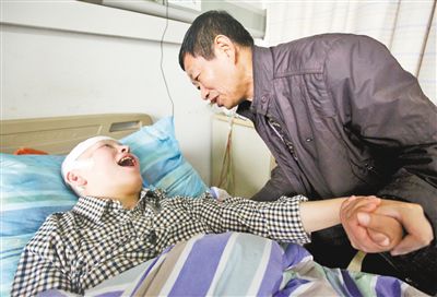 女子昏睡9年后奇迹般醒来