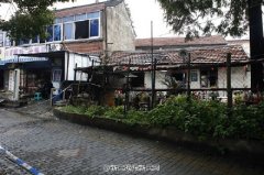 <b>上海金山85岁老夫妻家中自杀 生前曾感谢邻居关照</b>