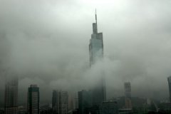 <b>“南京第一高楼”被诉侵犯日照权 判赔10万</b>