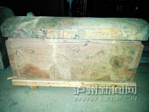 修复的汉代陶棺(合江县文物局供图)