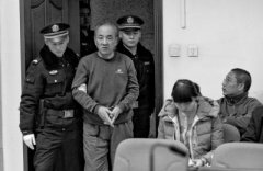 <b>北京：64岁老人不满离婚判决公交上纵火 称去法院太费劲</b>