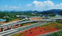 <b>双向四车道 南渝泸高速泸州段明年6月铺开施工</b>