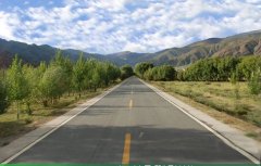 <b>明年 四川所有乡镇通硬化路</b>