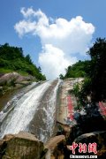 <b>湖南南岳水帘洞景区推出属猴游客全年免门票政策</b>