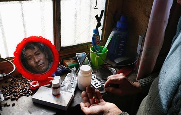 陕西一小镇109人患尘肺病 村民吃2块钱甘草片续命