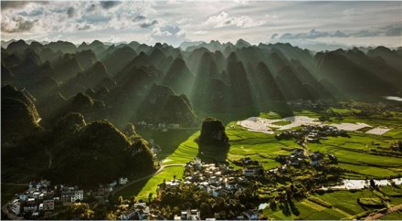 <b>贵州：旅游＂十三五＂将推进七大特色旅游区建设</b>