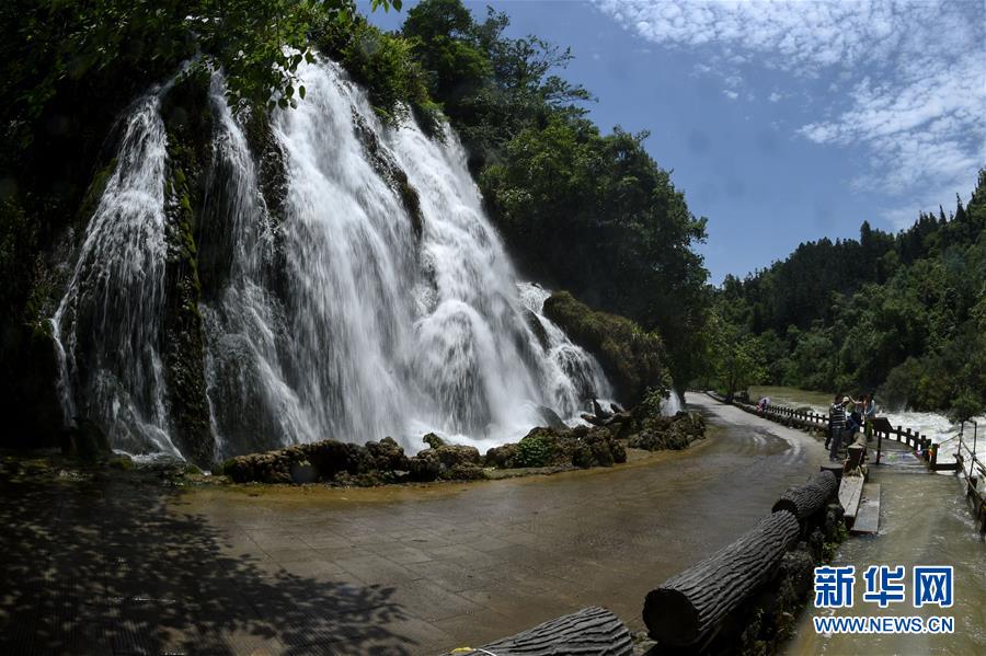 <b>水量充沛 贵州荔波大小七孔景区分外壮美</b>