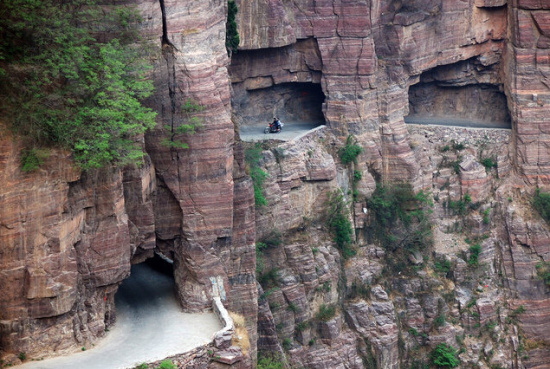 世界奇特隧道 中国就独占其二！