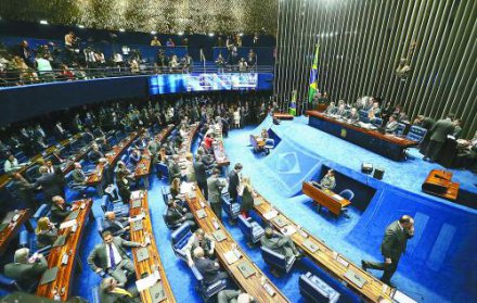 <b>罗塞夫最终仍遭巴西参议院弹劾 辩论过程充满火药味</b>