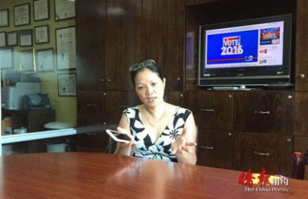 纽约华裔女子遭持枪抢劫 急中生智勇斗歹徒