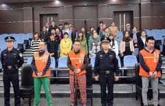 5旬盲女3年时间从生活不能自理变毒枭