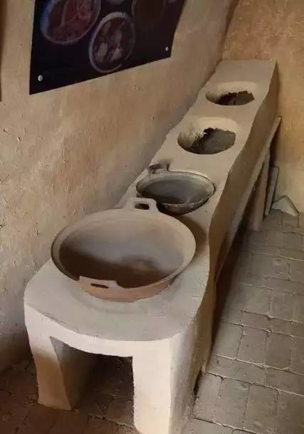 【奇闻】中国有个神秘的村庄，村民在地下住了4000年!