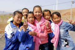 ＂我不要十四岁就当妈妈 ＂——中国最穷女童合唱动人乐章