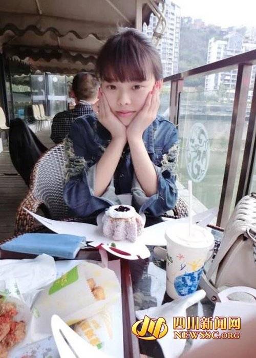 连云港最美女交警大雪中坚守岗位 网友称赞最美警花