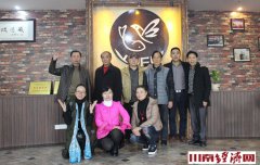 四川泸州：毛体书法家王先伦到叙永交流书艺