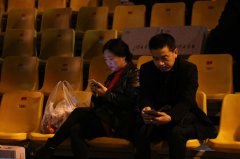 图片记录：八名县官的“网红”一日