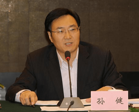 商务局长朋友圈：手机存几千商人号码 敛财160万