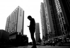 湖南长沙：儿子校园借贷10余万 52岁父亲工地打工替其还债