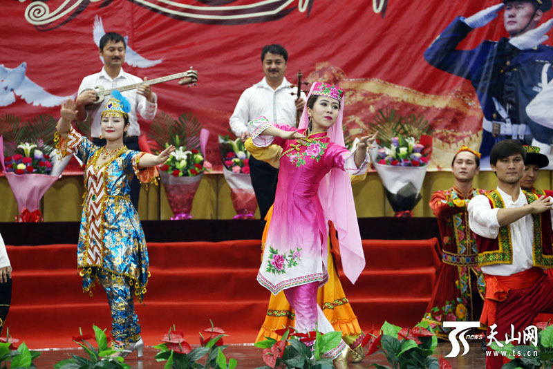 公安干警合唱队。