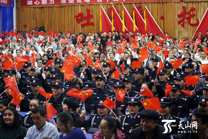 公安干警合唱队。