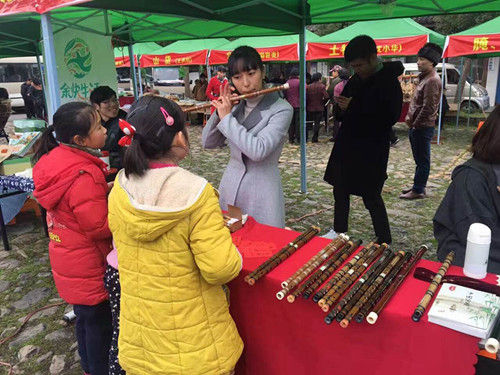图为山沟沟年货展现场。主办方供