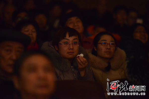 河北梆子现代戏《李保国》震撼首演