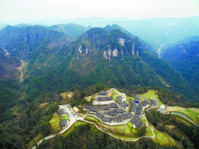 航拍花垣县十八洞村。湖南日报记者 童迪 摄