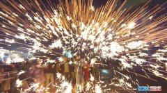 四川叙永县天池镇龙灯会“烧龙灯闹元宵”