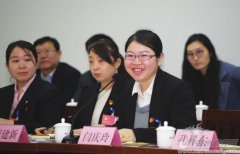 90后女大学生村官闫庆玲带领农民致富，干部群众齐点赞！