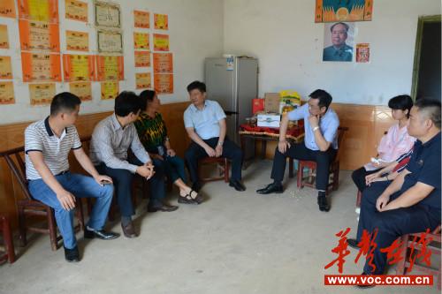 走访慰问贫困学生家庭_meitu_3.jpg
