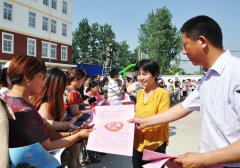 <b>安徽滁州：柳巷镇聘用小小宣传员 宣传民生大作用</b>