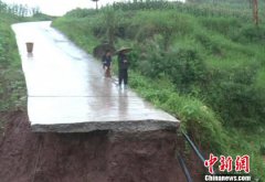 自贡强降雨致80个乡镇受灾 直接经济损失1.44亿(组图)