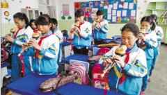 <b>甘肃：免费教育“拔穷根” 让每个农村孩子都能“上好学</b>