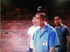 <b>四川：夫妻自贡开黑店：妻子色诱老人按摩 丈夫趁机盗窃</b>