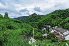 <b> 浙江：乡村旅游如何做到“越贵越火”</b>