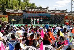 <b>贵州：织金“第二届龙潭社区乡村旅游荷花节”开幕</b>