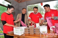 <b>江西：永新山野小吃成就扶贫致富产业</b>