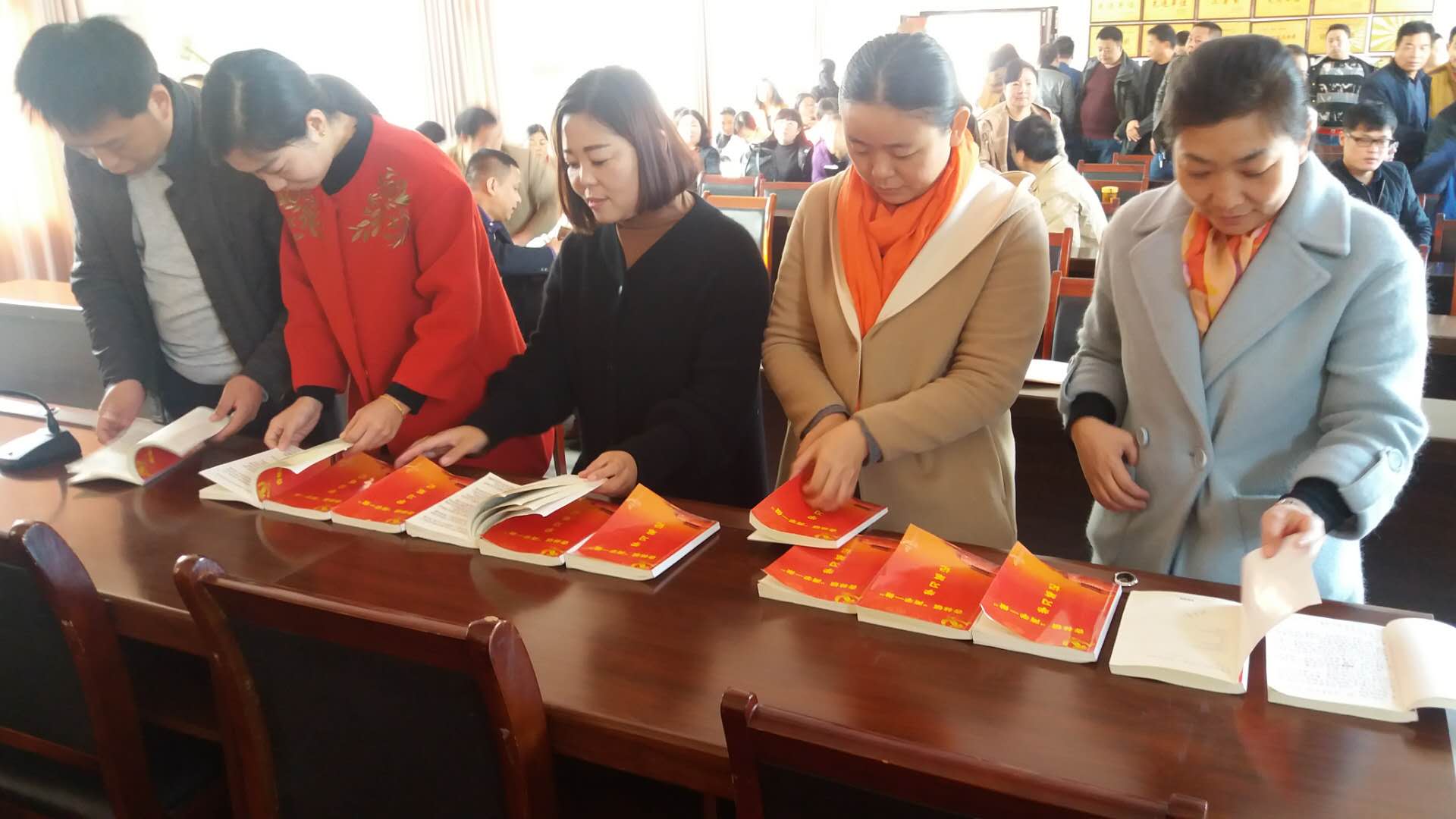 <b>华州区杏林镇:开展“两学一做”优秀学习笔记展评</b>