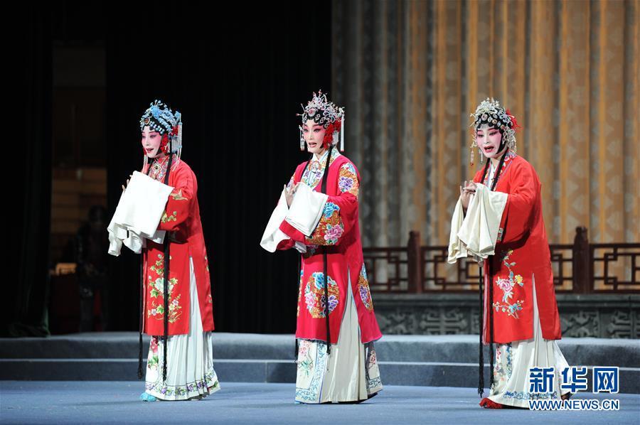 <b>中国秦腔优秀剧目会演在西安闭幕</b>