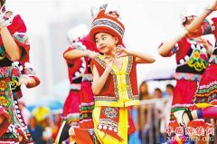 <b>黔江举办摆手舞大赛</b>