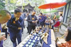 <b>把天府文化融入农村社区建设全过程</b>