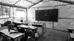 <b>北京一无资质学校帐篷当教室 教官打人家长报警</b>